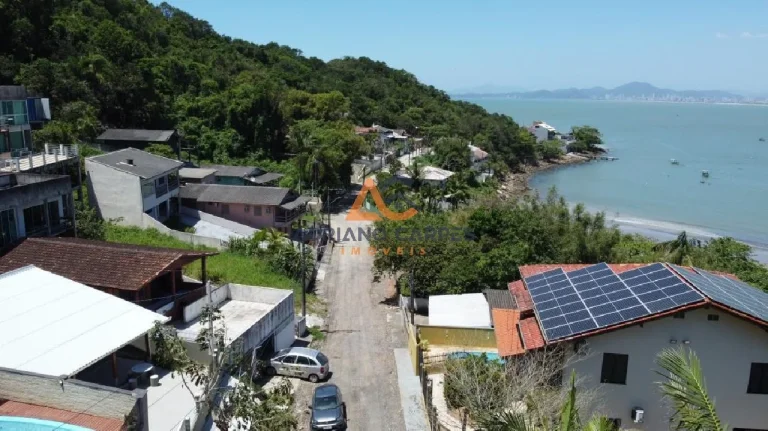 Imagem Vista Maravilhosa, casa na Praia de São Miguel, com 04 quartos em Penha com ótima localização.