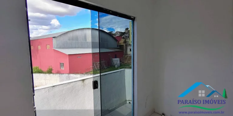 Imagem Oportunidade Única! Casa com 3 Quartos, Garagem Coberta e Ótima Localização