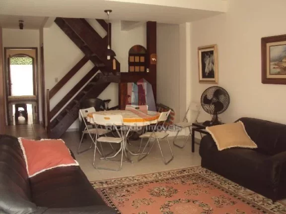 Imagem Casa Duplex Mobiliado c/ 2 Suítes e 80 M².
