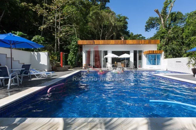 Imagem Casa Contemporânea Rio das Ostras à Venda