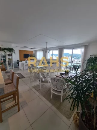 Imagem Apartamento em região Privilegiada, com sacada e vista livre para cidade. Possui 138m² de área pr...