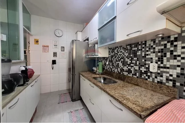Imagem Casa á venda com 2 quartos com 93m² em Bento Ribeiro - Rio de Janeiro