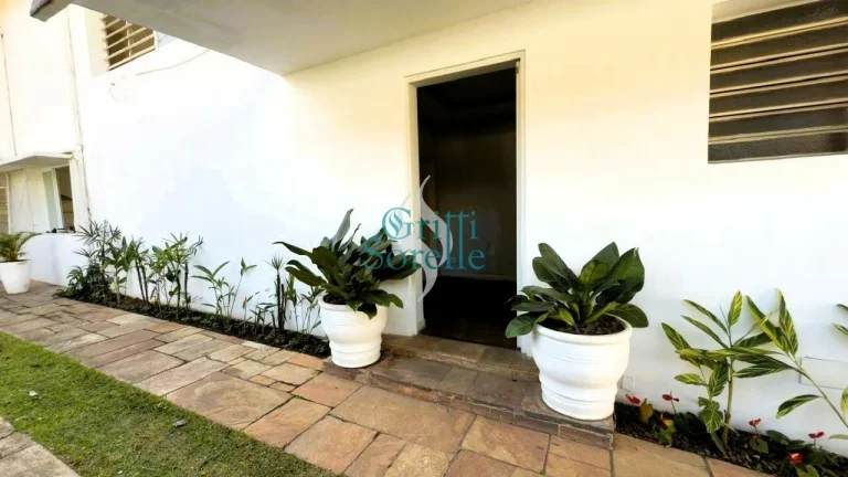 Imagem Casa de Vila Fechada em Pacaembu - São Paulo/SP.