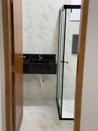 Imagem Alto Padrão para Venda em Maringá, Conjunto Habitacional Requião, 3 dormitórios, 1 suíte, 2 banheiros, 1 vaga