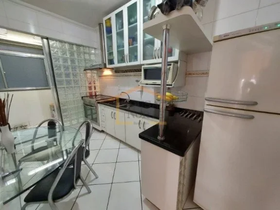 Imagem Apartamento com 3 dormitórios, 1 com sacada, contando com mais 1 dormitório de serviço.
Banheiro ...