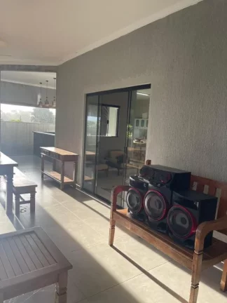 Imagem Casa para Venda em Araçatuba, Residencial Costa Azul, 3 dormitórios, 3 banheiros, 2 vagas