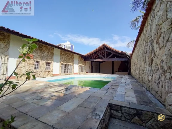 Imagem Imperdível Casa para Locação na Aviação, Praia Grande-SP: 3 Quartos, 3 Suítes, 1 Sala, 5 Banheiros e 5 Vagas de Garagem!