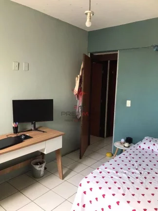 Imagem Apartamento em Manaíra . Com varanda e vista parcial do mar. Dependência