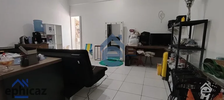 Imagem Casa com ponto comercial à venda, Santos Dumont, em ótima localização