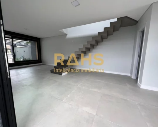 Imagem Lindo geminado de alto padrão no Condomínio Santos Dumont Este imóvel é para você, que busca um...