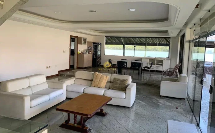 Imagem Casa de Luxo Exclusiva com Marina Privativa no Canal de Guarapari
Descubra esta residência de alto ...
