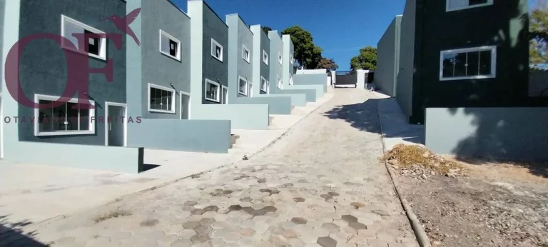 Imagem Casa assobradada em condominio fechado