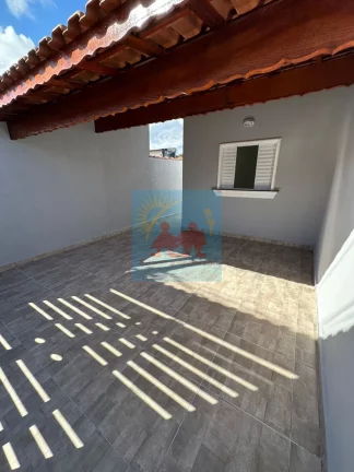 Imagem Casa à 900 metros da Praia da Plataforma em Mongaguá com piscina !