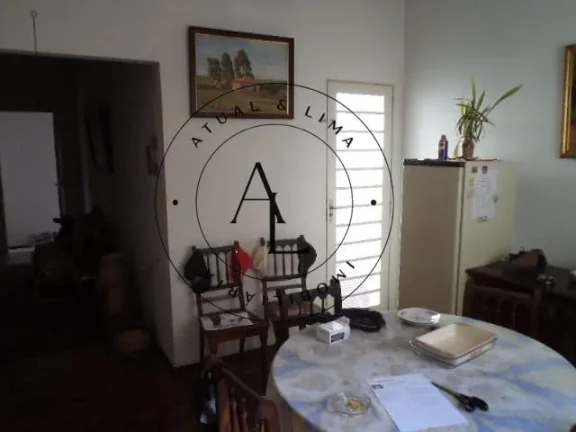 Imagem Casa Versátil com 3 Dormitórios: Ideal para Uso Comercial ou Residencial!