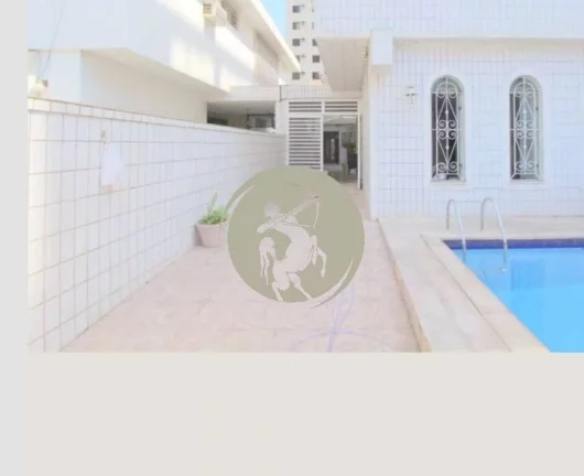 Imagem Lindo sobrado com piscina