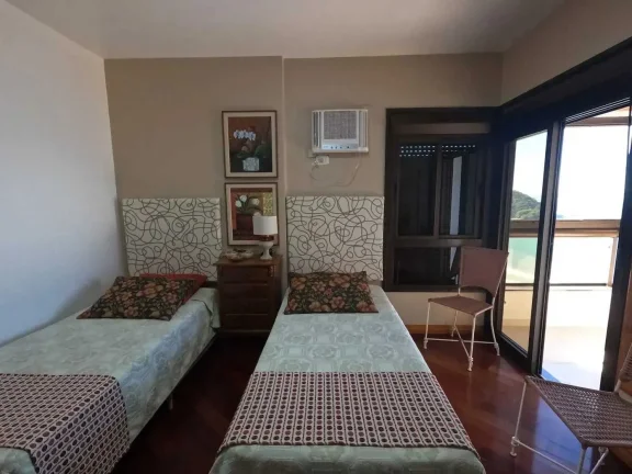 Imagem Apartamento frente mar com 3 suítes e 3 vagas de garagem em Balneário Camboriú/SC