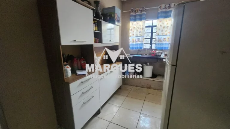 Imagem Imovel c/ 250m2 possui 2 casas