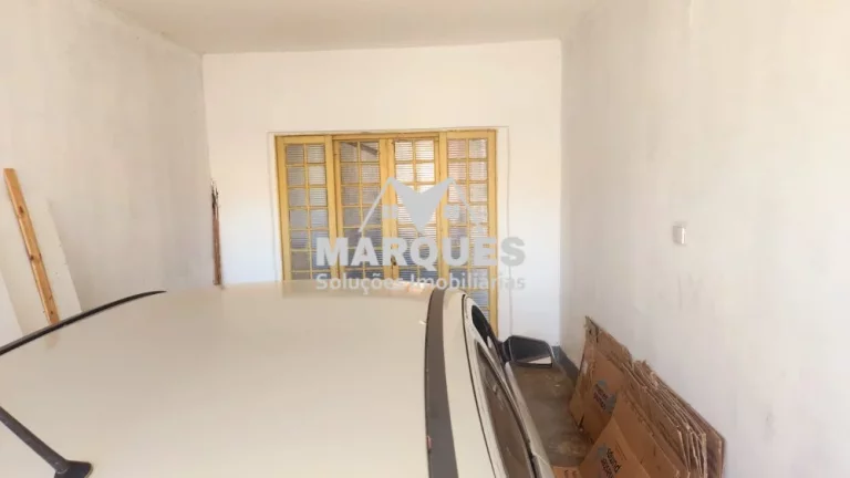 Imagem Sobrado c/ 3 dorms, e mais 2 casas nos fundos