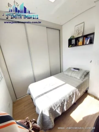 Imagem Charmosa residência com 3 dormitórios sendo 1 suíte com closet em condomínio fechado com traços...
