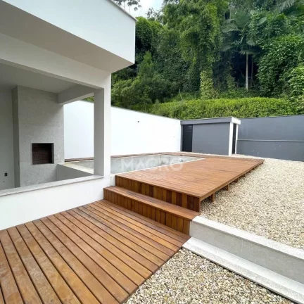 Imagem Sobrado alto padrão | Barra do Rio Cerro | 4 suítes | 225m²