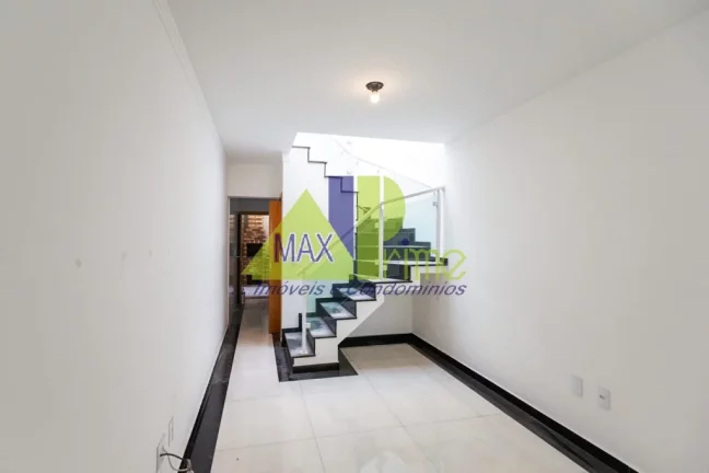 Imagem Residência Impecável à Venda em São Paulo - 3 Quartos, 1 Suíte, 2 Banheiros, 2 Vagas - Vila São Geraldo - 100 m²