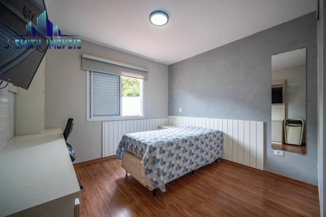 Imagem LINDA CASA COM CORREDOR LATERAL, 3 VAGAS, 3 DORMS, 1 SUÍTE. QUINTAL