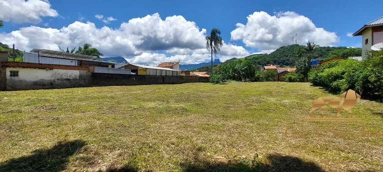 Terreno a venda com 3.855m² no centro de São Bento do Sapucaí/SP!