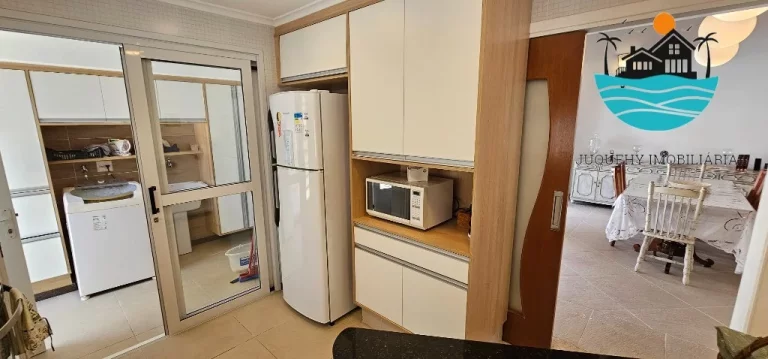 Imagem Casa lado nobre - Praia de Juquehy, 300 metros da praia, piscina, churrasqueira, 4 suítes, acomoda 8 pessoas | Juquehy Imobiliária