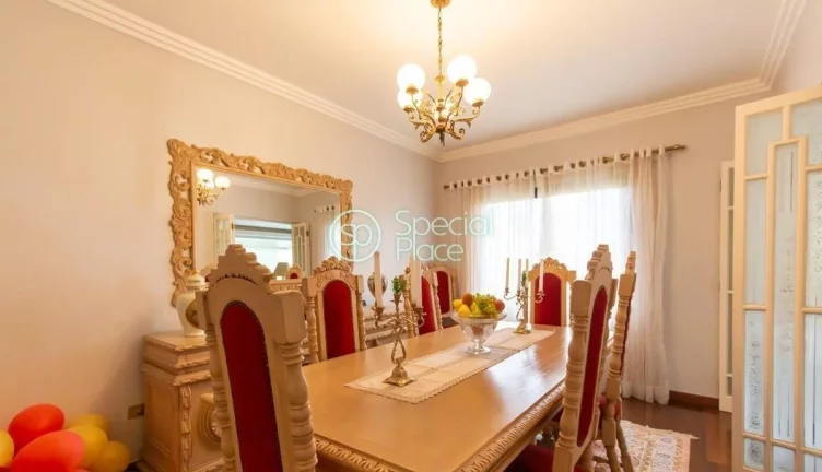 Imagem Espaçoso apartamento à venda com 4 quartos, sendo 4 suítes, e 6 banheiros no total, 2 quartos de ...