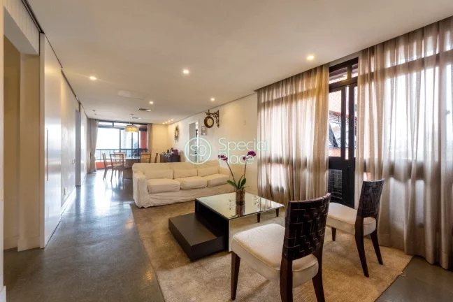 Imagem Apartamento com 500m² situado em um dos bairros mais arborizados de São Paulo - Real Parque, próx...