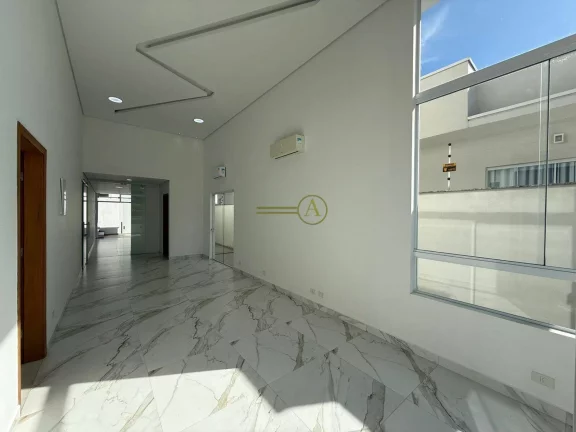 Imagem Casa térrea alto padrão com pé direito duplo, apenas 150 metros da praia