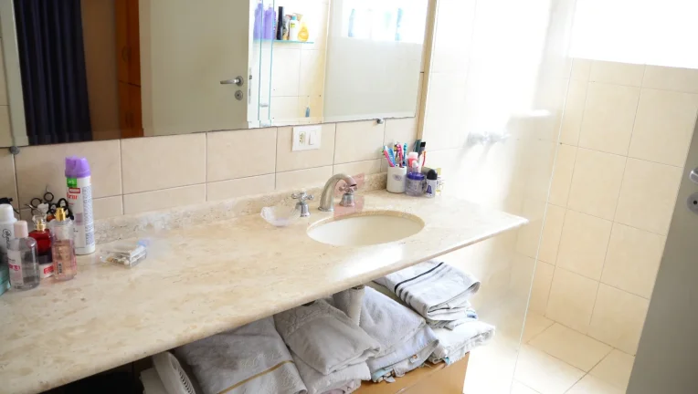 Imagem CASA com 3 dormitórios à venda com 280m² por R$ 1.300.000,00 no bairro Pineville - PINHAIS / PR