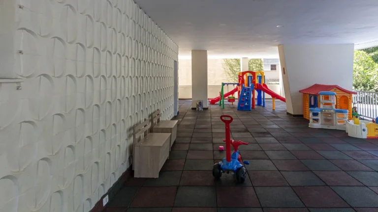 Imagem Apartamento Humaitá - 93M², 3 Dorms, 1 Vaga, Academia, Salão de Festas, Brinquedoteca, Quadra, Playground, Área Verde.