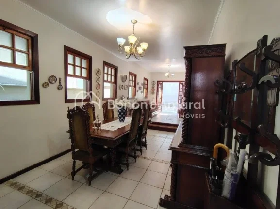 Imagem Linda casa à venda em Valinhos, situada em um condomínio tranquilo e com excelente localização. ...