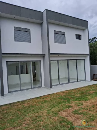 Imagem Excelente casa nova, 3 dormts sendo 1 suíte c closet em condomínio em Cotia