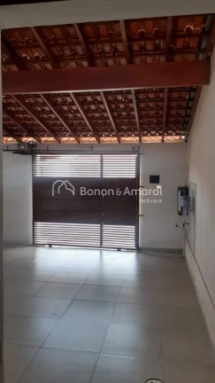 Imagem Linda casa térrea, de 2 quartos e 3 vagas cobertas.

Sala ampla de estar/TV
Sala de jantar, cozinha...