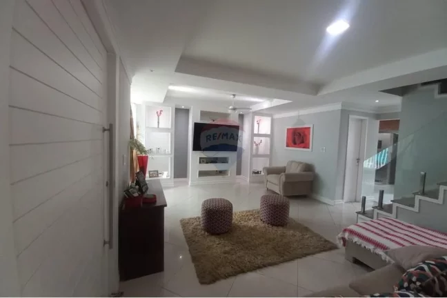 Imagem Casa com 3 quartos com 250m² a venda em Vila Valqueire - RIO DE JANEIRO