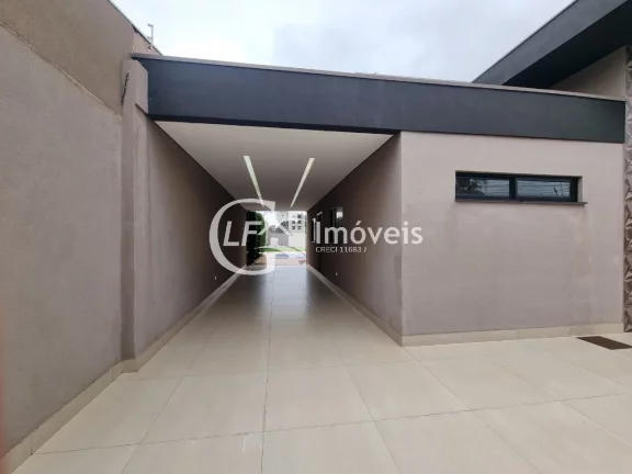 Imagem Impecável casa à venda em Campo Grande-MS, na Vila Jacy: 3 suítes, 2 salas, 4 banheiros, 5 vagas de garagem, 162,76 m² de área.