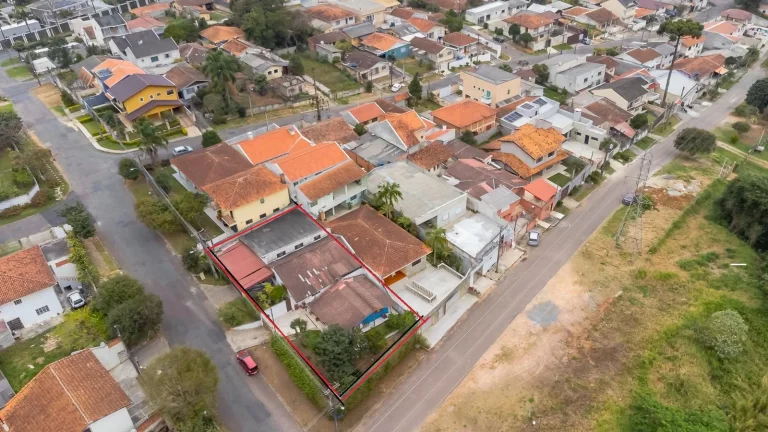 Imagem Terreno de esquina em Santa Felicidade