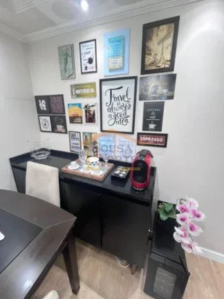Imagem Apartamento 50m², 2 dormitórios, sendo o de casal com armários planejados, sala 2 ambientes, saca...