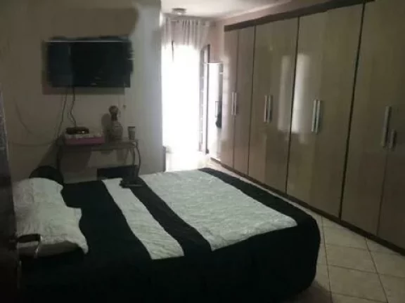 Imagem Sobrado com 3 Quartos e 3 banheiros à Venda, 237 m² por R$ 650.000