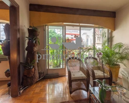 Imagem Apartamento em Higienópolis com 4 quartos (1 suíte) e 2 vagas, 240 m2