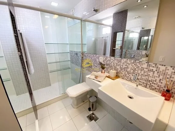 Imagem Descubra esta cobertura maravilhosa, com localização estratégica, próxima a praias, comércio, g...