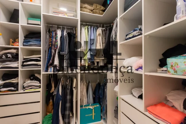 Imagem Apartamento reformado no primeiro andar em prédio charmoso da Ru Dr Gabriel dos Santos