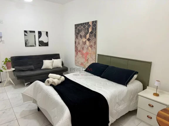Imagem Aluga-se, Studio mobiliado em Copacabana Quadra da praia
