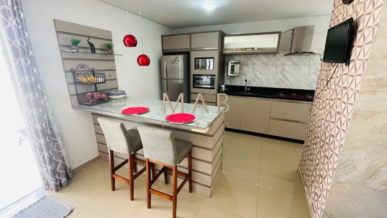 Imagem Cobertura de luxo à venda em Florianópolis - Ingleses: 3 quartos sendo 2 suítes, 2 salas, 3 banheiros, 2 vagas, 180m². Venha conferir!