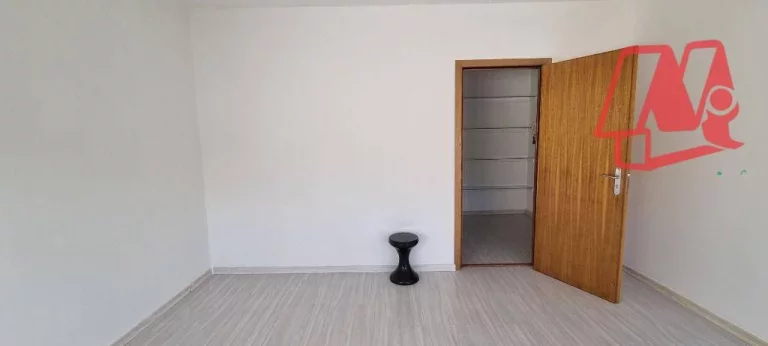 Imagem Sala de 60m² no Petrópolis com pátio