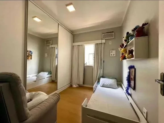 Imagem Sobrado alto padrão com 3 dormitórios e 3 vagas de garagem, com amplo jardim - Camboriú/SC