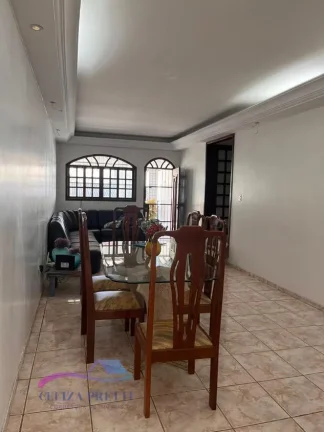Imagem Excelente residencia bem localizado para venda no bairro do Ibes em Vila Velha com 210m²,o Sobrado possui 5 quartos, 2 banheiros e 2 vagas.