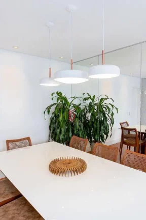 Imagem Apartamento à Venda Reformado de 171m² na Av. Washington Luíz - Alto da Boa Vista.